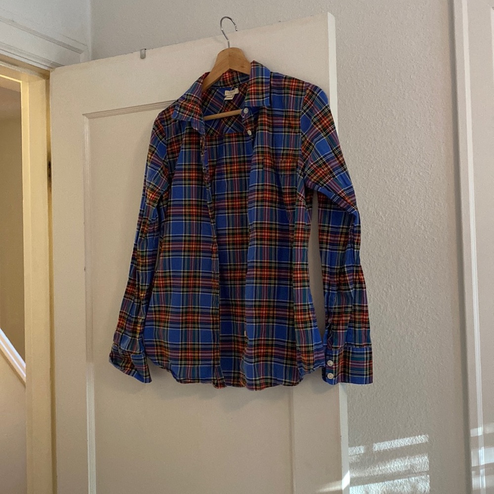 Lightweight plaid button up shirt